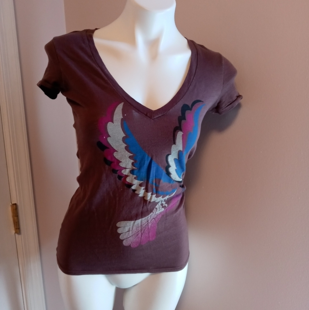 American Eagle bird vneck t-shirt